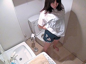 ナンパ連れ込みSEX隠し撮り・そのまま勝手にAV発売。するドSな年下くん Vol.10　サンプル画像02